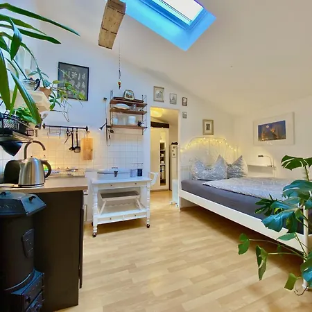 Remise Mit Kostenlosem Parkplatz Direkt Vor Der Tür Erfurt