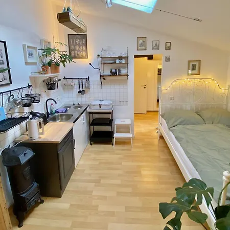 Remise Mit Kostenlosem Parkplatz Direkt Vor Der Tuer Apartment