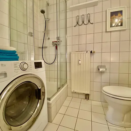 Apartment Remise Mit Kostenlosem Parkplatz Direkt Vor Der Tür