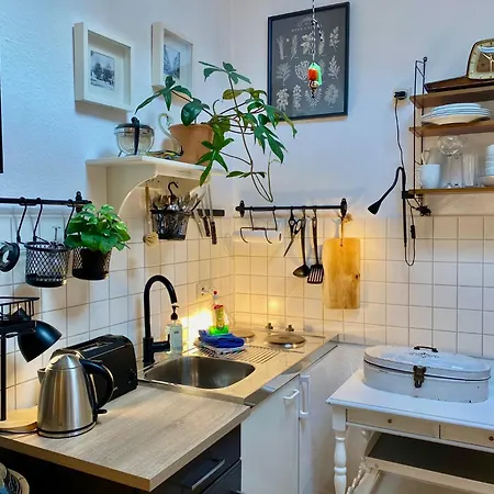 Remise Mit Kostenlosem Parkplatz Direkt Vor Der Tür Erfurt