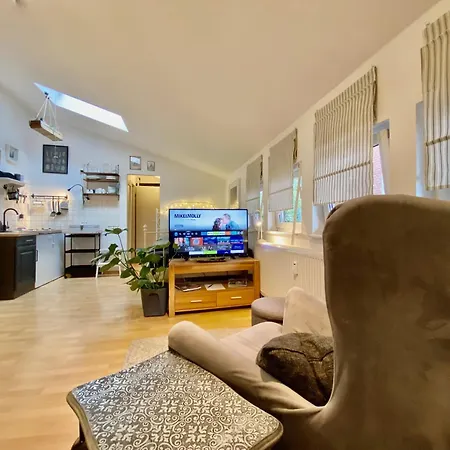 Lejlighed Remise Mit Kostenlosem Parkplatz Direkt Vor Der Tuer