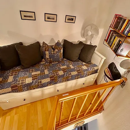 Remise Mit Kostenlosem Parkplatz Direkt Vor Der Tuer