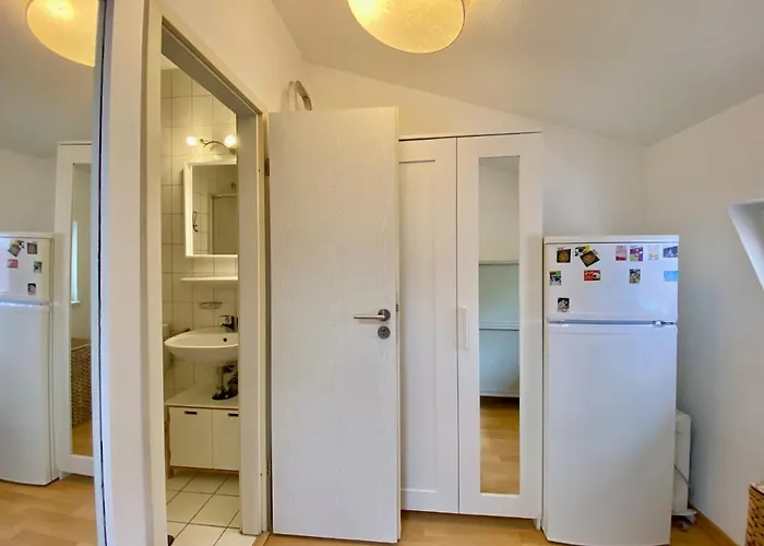 Remise Mit Kostenlosem Parkplatz Direkt Vor Der Tuer Erfurt