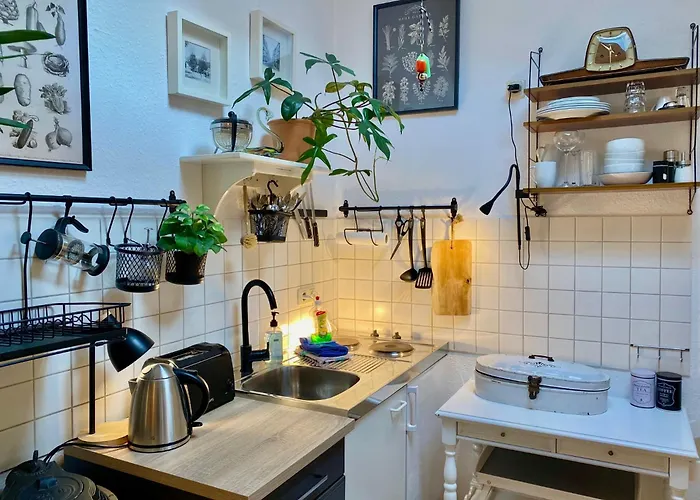 Remise Mit Kostenlosem Parkplatz Direkt Vor Der Tuer Erfurt