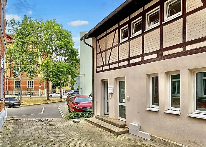 Remise Mit Kostenlosem Parkplatz Direkt Vor Der Tuer