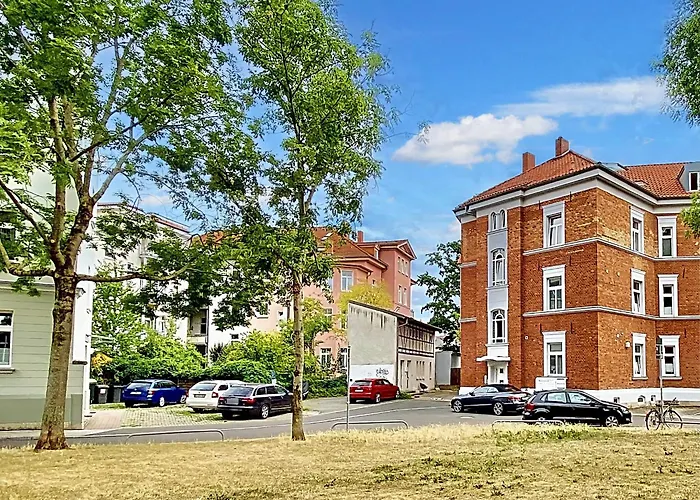 Remise Mit Kostenlosem Parkplatz Direkt Vor Der Tuer *